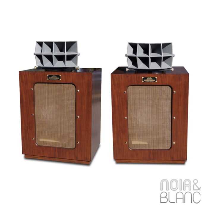 Line Magnetic LM-812 Iconic main product photo