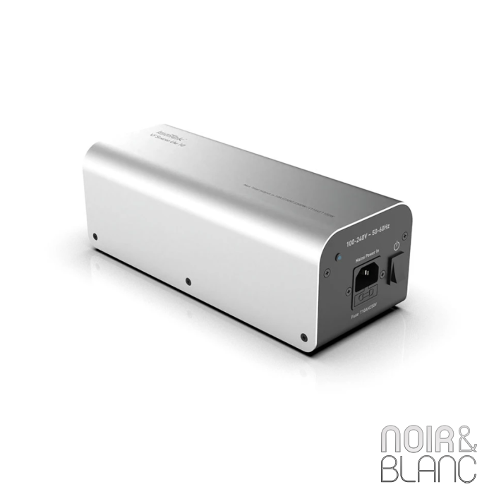 IsoTek V5 Syncro Uni 10 main product photo