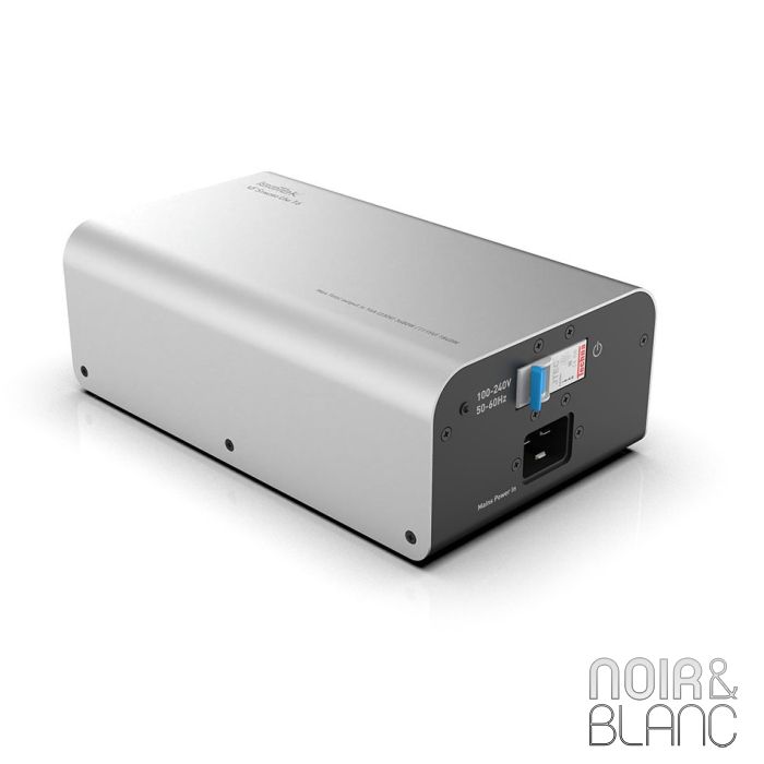 IsoTek V5 Syncro Uni 16 main product photo