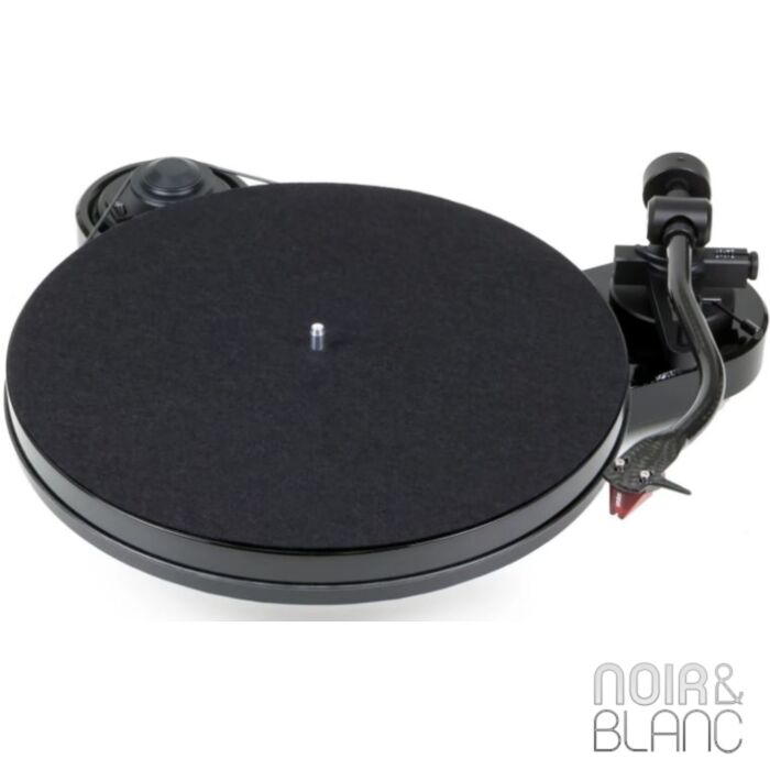 Pro-Ject RPM 1 Carbon + Ortofon 2M Red-Noir main product photo