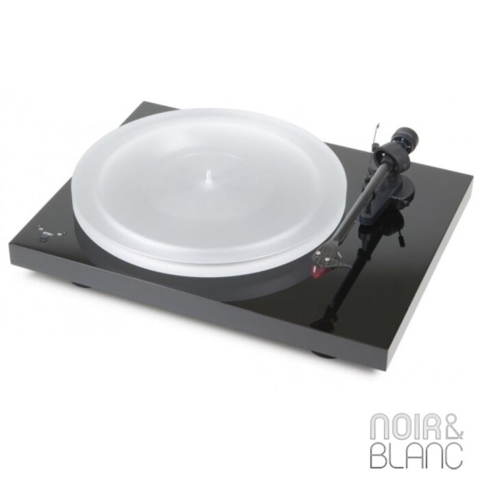 Pro-Ject Debut Carbon Recordmaster HIRes main product photo