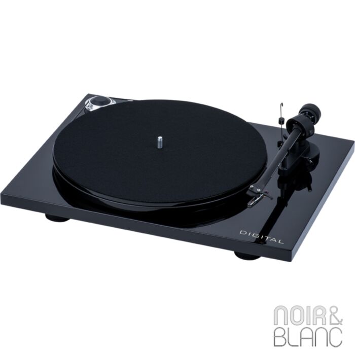 Pro-Ject Essential III Digital main product photo
