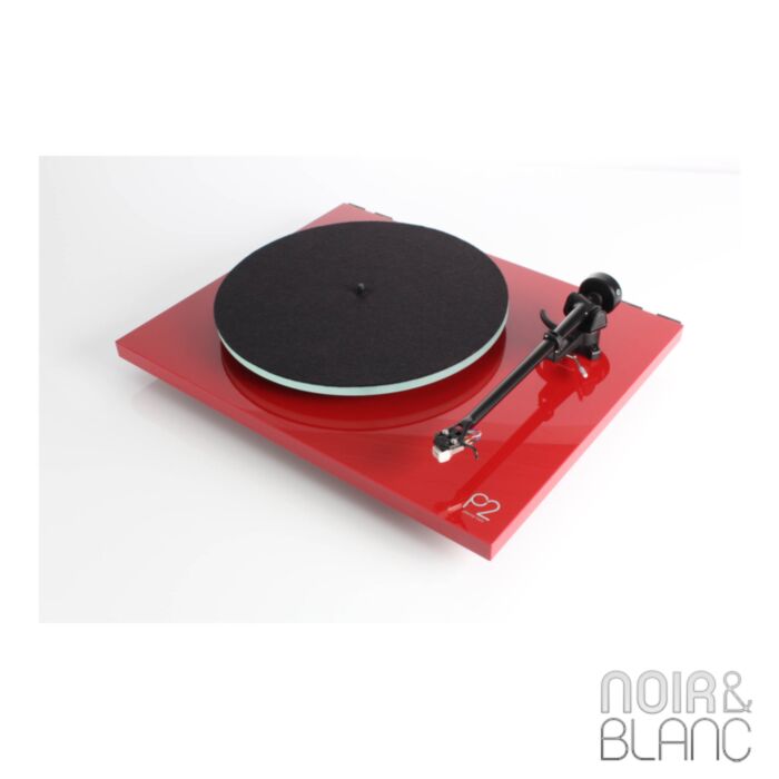 Rega PLANAR 2-Rouge-Avec ND3 main product photo