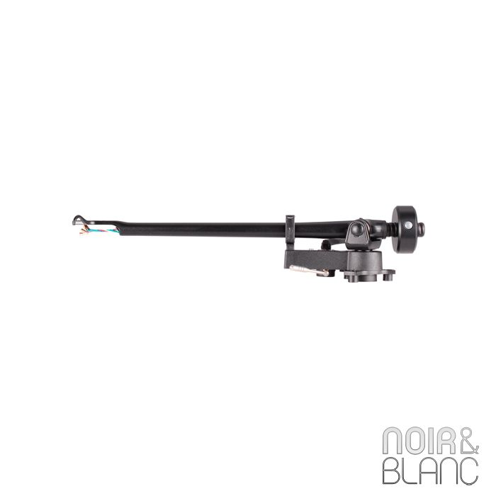 Rega RB 220 main product photo