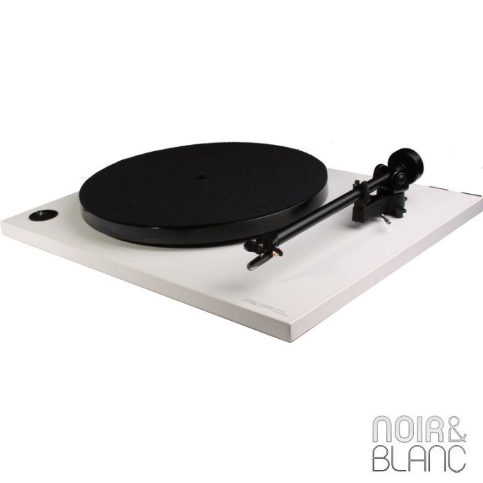 Rega RP1 White main product photo