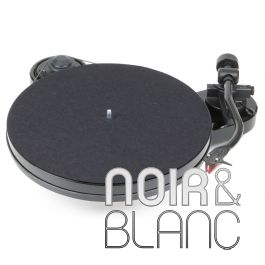 Platine vinyle Pro-Ject RPM 3 Carbon 2M Silver laqué rouge