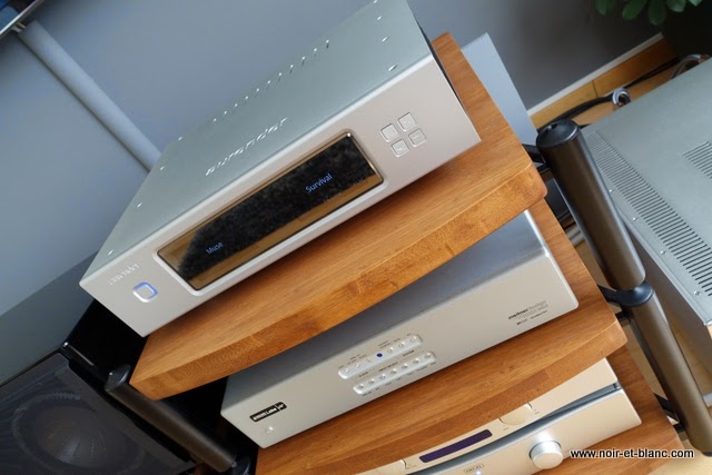 Aurender S10 + EMMLabs DAC2X chez Noir et Blanc