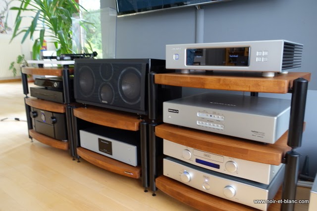 Aurender S10 + EMMLabs DAC2X chez Noir et Blanc