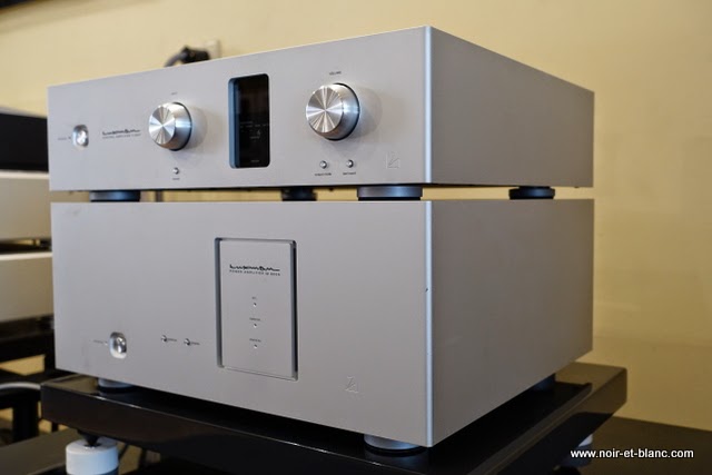 Luxman M-600A + Luxman C-600f chez Noir et Blanc