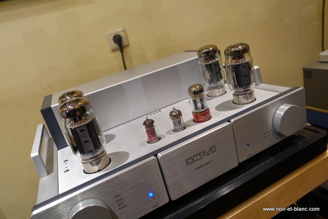 Octave MRE 220 chez Noir et Blanc