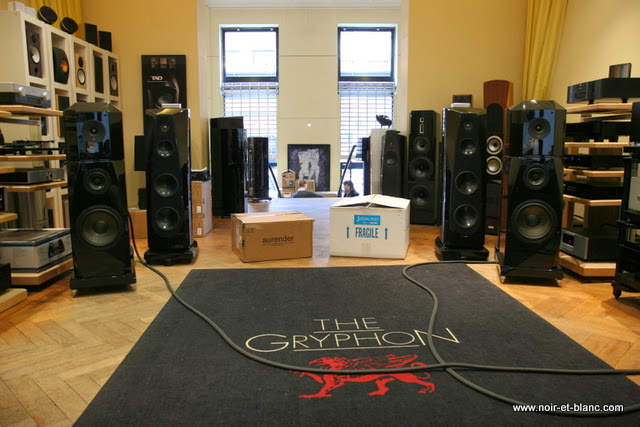 Spectral Audio DMA 300RS + Focus Audio Master 2.5 + Rockport Technologies Avior + Aurender W20 chez Noir et Blanc