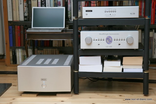 Hegel H4ASE chez Noir et Blanc