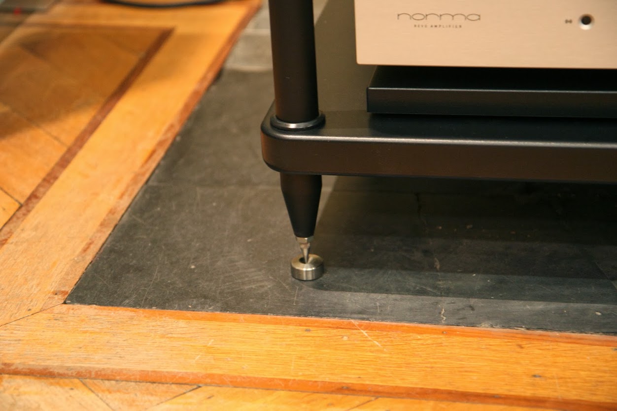 Solidsteel S5-4 chez Noir et Blanc
