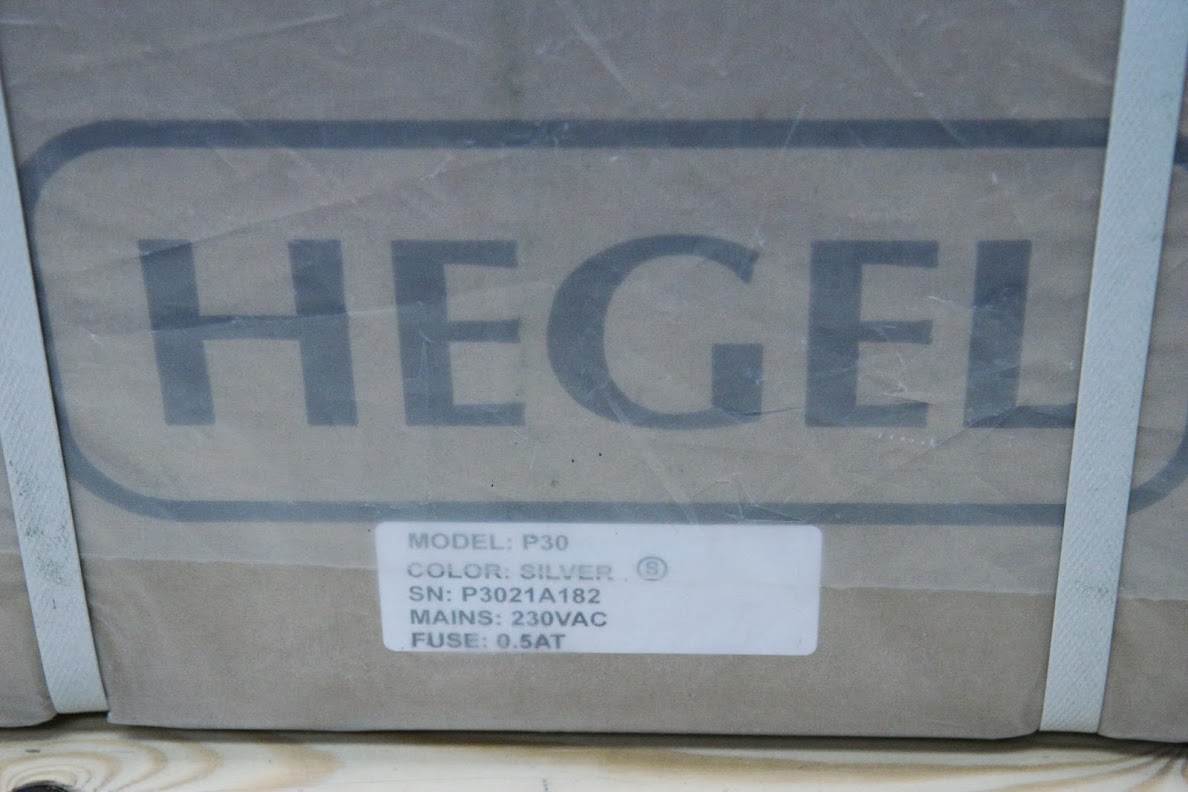 Hegel P30 chez Noir et Blanc