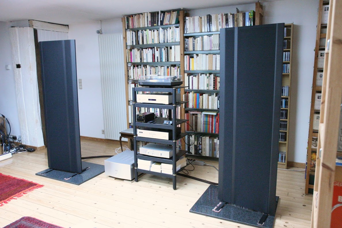 Hegel P30 + Magnepan MG3.7 + Hegel H4ASE + EMMLabs Meitner MA-1 chez Noir et Blanc