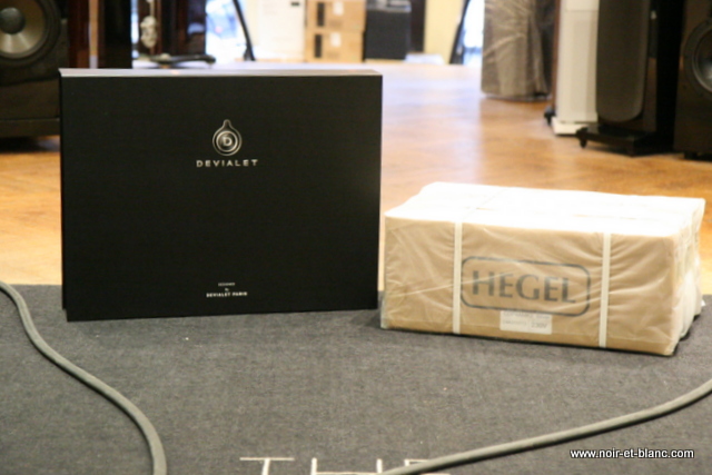 Devialet 170 + Hegel CDP4MK2 chez Noir et Bmanc