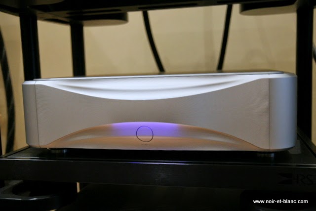 Esoteric Grandioso P1 chez Noir et Blanc
