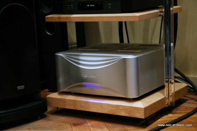 Esoteric Grandioso M1 chez Noir et Blanc