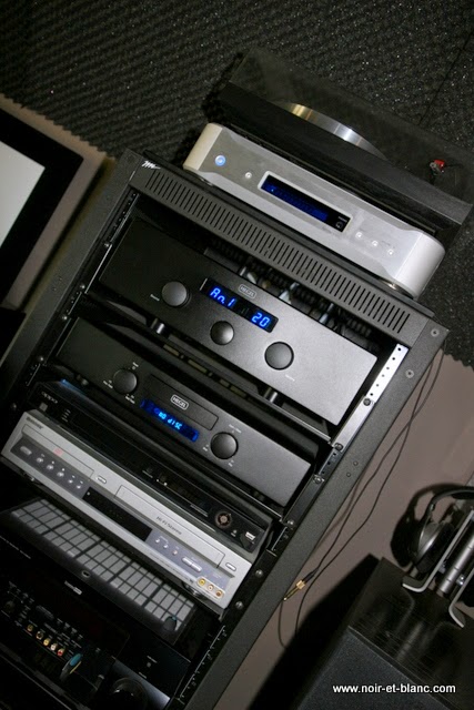Hegel H300 + Esoteric D-07X chez Noir et Blanc