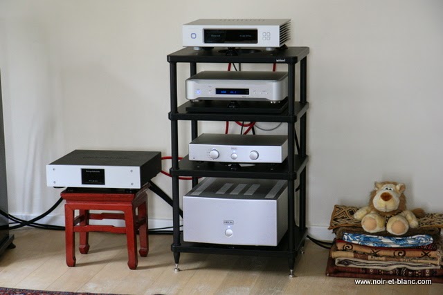 Esoteric D-07X + Hegel Audio chez Noir et Blanc