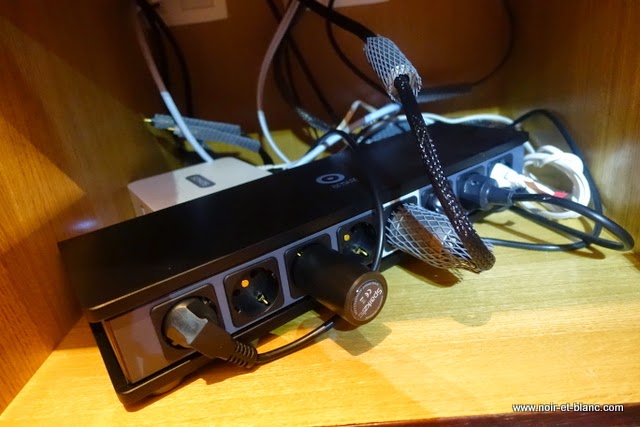 Ansuz Acoustics Mainz 8 chez Noir et Blanc