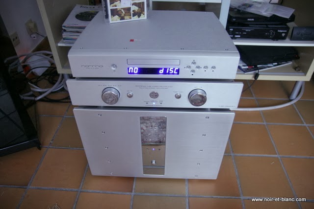 Accusitc Arts AMP2 chez Noir et Blanc
