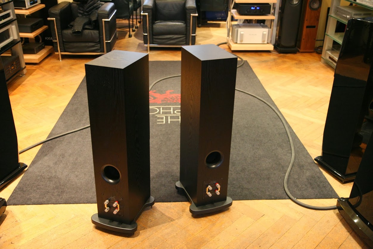 Epos Elan 30 chez Noir et Blanc