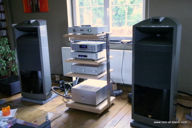 Hegel H4ASE + Esoteric D-07X + JBL K2 9800S chez Noir et Blanc