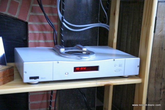 Rega Saturn + Hegel H80 chez Noir et Blanc