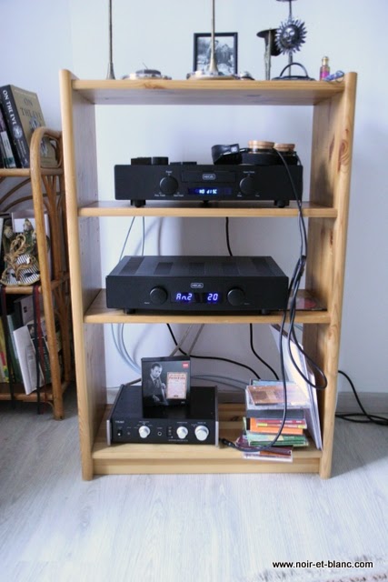 Hegel H80 + Hegel CDP2MK2 + TEAC HA-501 chez Noir et Blanc