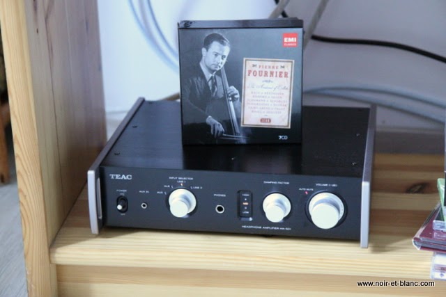 TEAC HA-501 chez Noir et Blanc