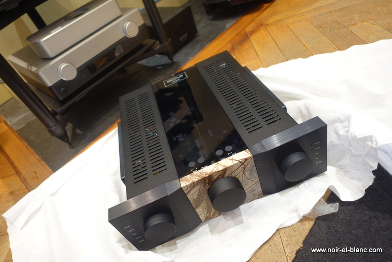 OCTAVE JUBILE PREAMP