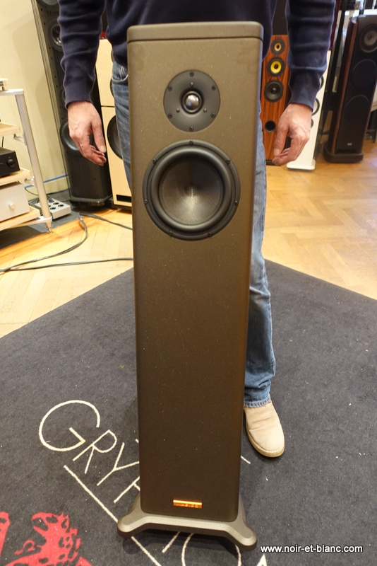 MAGICO S1MKII