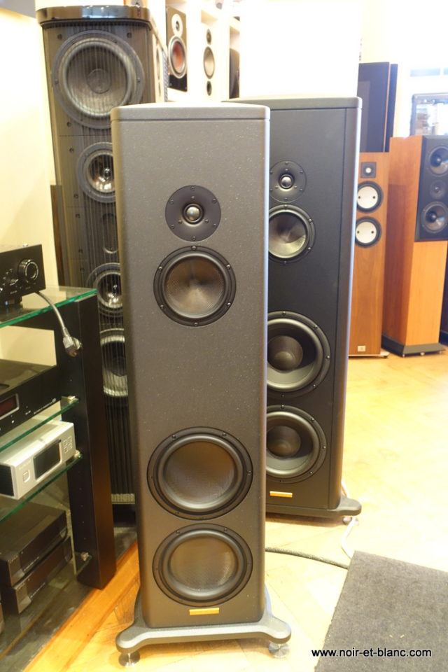 MAGICO S3MKII